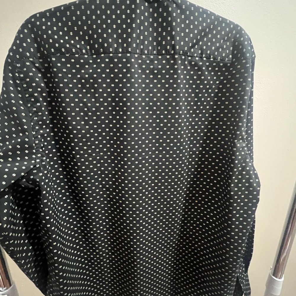 Men’s casual button-down shirt, size large